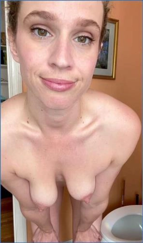 Toilet Slave Romanian Mistress Scat and Pissing FullHD Video 785MB – Scat-Slaves poster