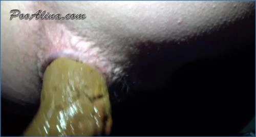 Junge Alina raucht und kackt im Auto 10 FullHD 1080p Scat, Pisse Streamen oder Herunterladen – Scat-Slaves poster