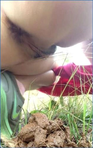 Download Watch Zarzar01 and Kat in Poo On The Run Vol 8! Mountain of Poo Coils - 255.9 MB FullHD Video Scat-Slaves.net