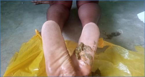 Ebony Princess owns the Tribal, Amazon game in this Scat-Shop.com special.