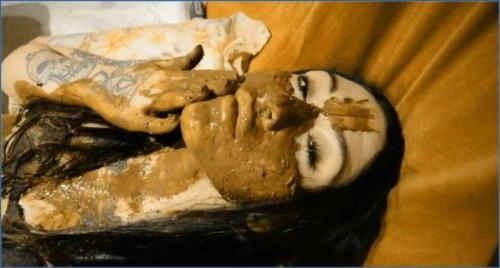 Dirty Betty Scat and Piss Fetish in FullHD 1080p