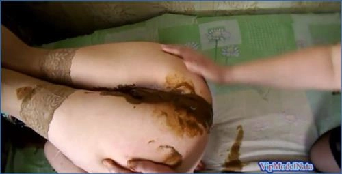 Olga und Yana im vollen 1080p Lesbenspiel mit Natalya94 - Scatbook Besonderheit 507.46 MB Video