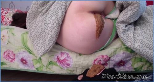 Alina какает в рот раба утром - HD 720p

(Alina scheißt in den Mund des Sklaven am Morgen - HD 720p) – Scat-Slaves poster