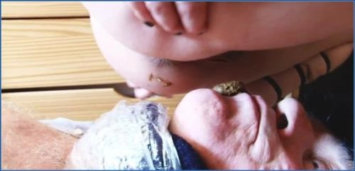 Lady Amy, Lady Atropa - Scat und Erbrochenes Femdom