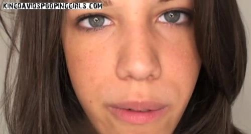 Alina, Demi, Aspen - Zelf schieten grote drol, plassen en poepen