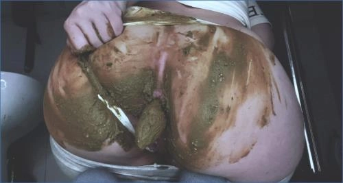 Темный Скат Фетиш Ух UltraHD 4K Vintage Mistress в аматорской игре, Россия, Scat-Shop.com специальное 294.86 MB видео, смотреть онлайн или сохранить на позже – Scat-Slaves poster