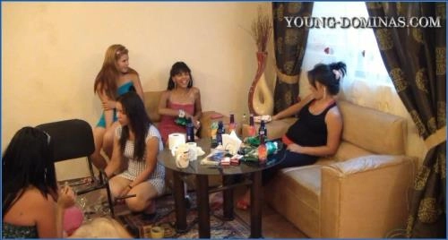 Download Nueva Dominación: Silla sobre Esclavo de Inodoro Parte 2 con Young-Dominas en SC HD 720p Scat-Slaves.net