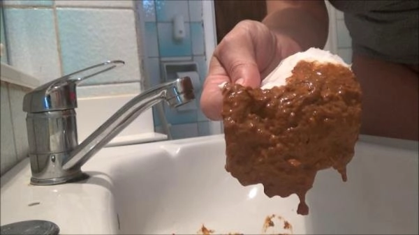 Download Scatshop.com:  - Huge Diarrhea In Sink [SD] (228 MB) Scat-Slaves.net