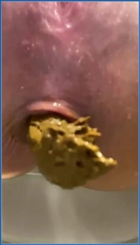 Scat Princess Dominates with Short Close-Up Scene - 2022 Femdom Scat Video