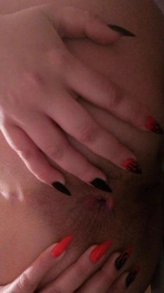 Scatshop.com:  - Bathroom Video [SD] (296 MB)