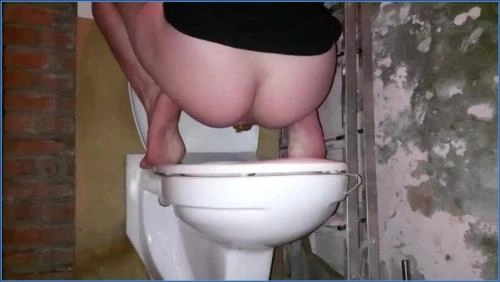 Messy toilet room but my mess was better Farting – HD 720p / Scatbook – Scat-Slaves poster
