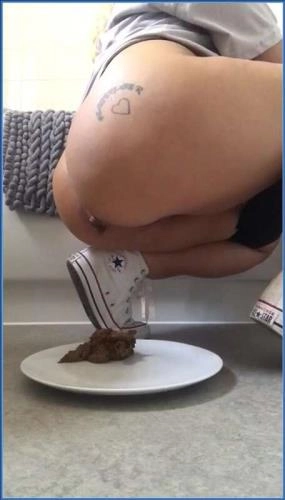 Download Casual poo Pissing, Kaviar – SiteRip / Scatbook Scat-Slaves.net