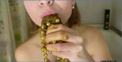 Veronika Weihnachtsperlen aus dem Hintern - Menschliche Toilette FullHD 1080p on ScatLab
