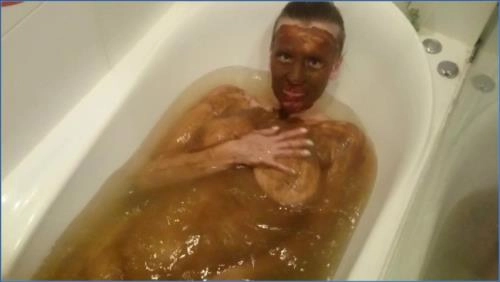 Bathing in Shit Water Part 2 - Sklavin Kotze FullHD 1080p Download - Hardcore Kotze-Toilettenszenen mit brauner Frau (632.49 MB) – Scat-Slaves poster