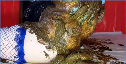 Anna Coprofield harter Scat-Spaß im Badezimmer 1 - scat porn video at Scat-Slaves.net