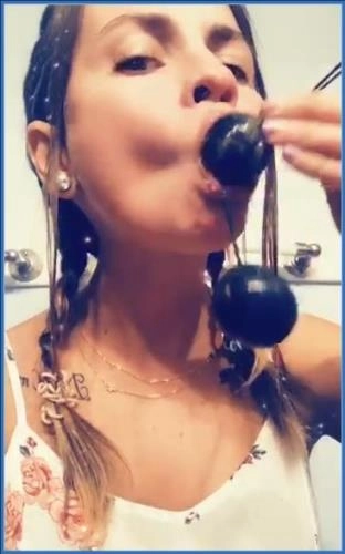 Shit Eating: LilbuttLex Cleans Her Anal Beads and Serves as Ass Slave - related scat video at Scat-Slaves
