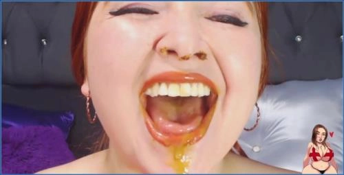 GingerCris Enjoys Scat Snacktime with Slave Smearing Delights in Scat Porn - scat porn video at Scat-Slaves.net