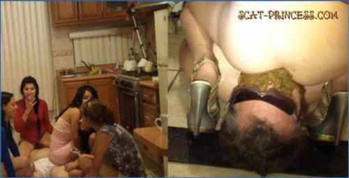 Abuso en la Cocina con Hombre en el Baño Parte 2 Tifany HD- España 1080p - related scat video at Scat-Slaves