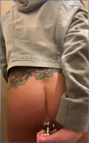 Licking Plug with LilbuttLex- Extreme BDSM Toilet Slave - scat porn video at Scat-Slaves.net