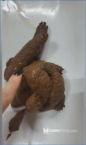 Domina Marbella en scat pov: abre bien la boca para recibir todo mi- Scatbook Slave en HD 720p - scat porn video at Scat-Slaves.net