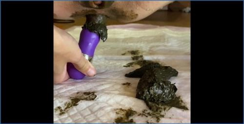 Toilet Slave Veronika Smears Large Portion of Shit on Her Pubis - scat porn video at Scat-Slaves.net