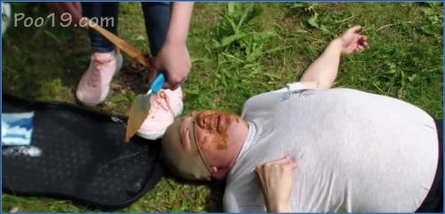 Milana- Жесткий скат рабыня кормление (HD 720p) Deutsch: Milana- Harte Scat Sklavin Fütterung (HD 720p) - scat porn video at Scat-Slaves.net