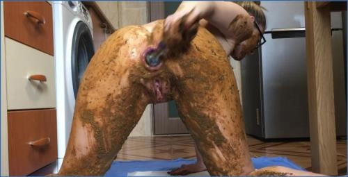 Ella Gilbert: Extreme Facial And Body Smearing Te Avri Thaj Palal - scat porn video at Scat-Slaves.net