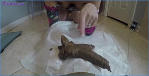 Solo Scat by Jessica Valentino in Webcam Pantyhose Slave Smearing - scat porn video at Scat-Slaves.net