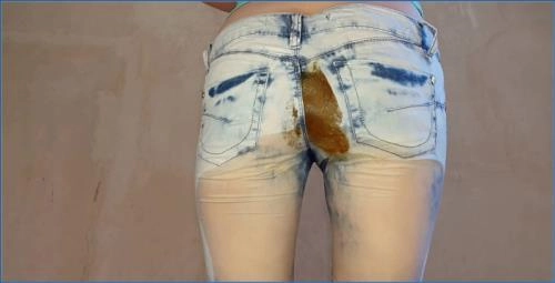 Anna Coprofield Analspiel in Toilettenjeans - scat porn video at Scat-Slaves.net