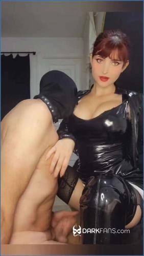 Domina Marbella en Facesitting y Masturbación con Esclavo - Video FullHD 1080p – Scat-Slaves poster