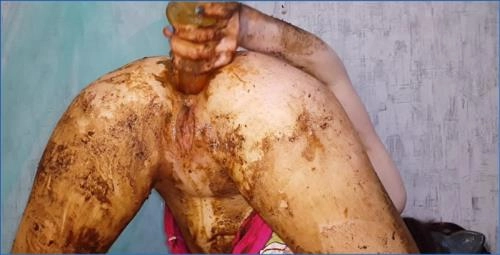 Wet Farts Vol 2 - Part 2 FullHD 1080p Sieh Anna Coprofield in nassen Furzen Vol 2 - Teil 2 - ein rohes Schmutzige Höschen Toilette, Prolaps Sklave Produktion mit einer Laufzeit von 00:11:40. – Scat-Slaves poster