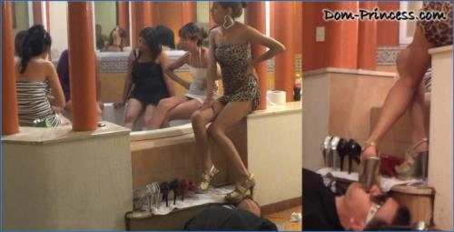 Descarga HD 720p de Escenas Fetiche con Chrystal en The Jacuzzi Toilet Man Parte 3 - Esclavos Scat – Scat-Slaves poster