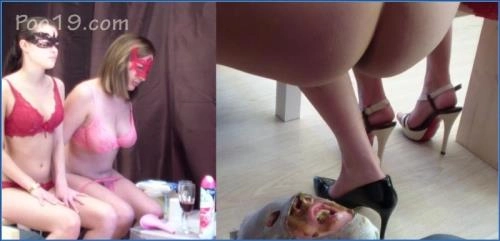 Herrentoilette-Sklave benutzt von Milana Smelly - Scat HD 720p Download on ScatLab