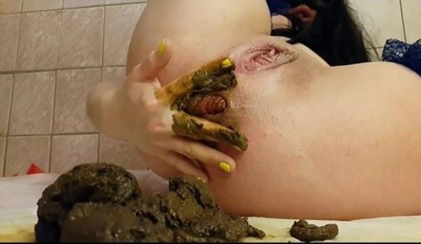 Scatshop.com:  - A little fingering…and a lot of shit and smear [FullHD 1080p] (1.51 GB) – Scat-Slaves poster