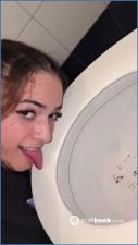 Malafalda domina en el baño, escat, anal, vómito, juego con comida - related scat video at Scat-Slaves