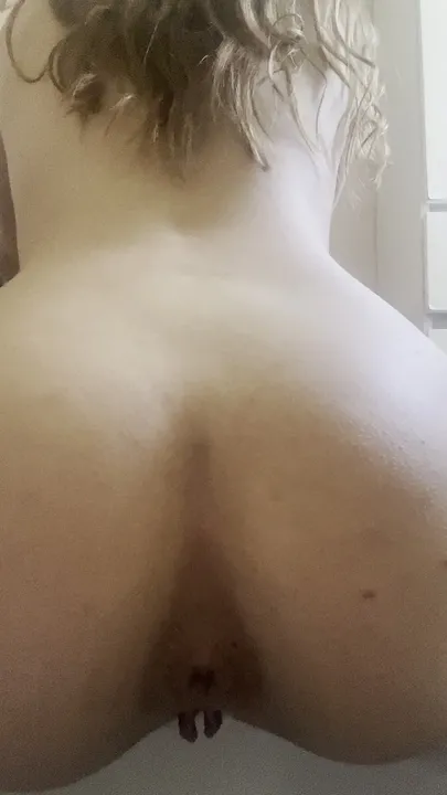 18yearoldsluttt Squats and Drops a Messy Kaviar Load on Cam - scat porn video at Scat-Slaves.net