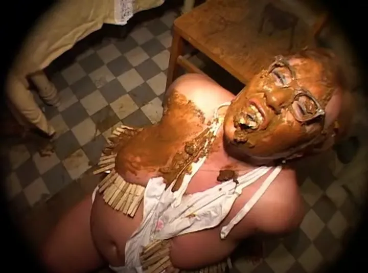 Bizarre Scat and Piss Domination in Die Zofe Des Alten Fritz - scat porn video at Scat-Slaves.net