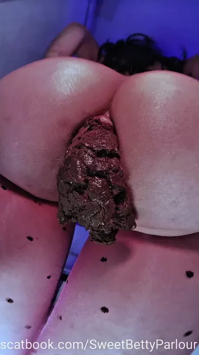 Betty's Playful Kaviar Grime in a Brief Scat Round - Warm and Messy - related scat video at Scat-Slaves