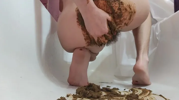 PiPayPipo Smears Kaviar in a Glorious Messy Bathtub Scat Bout - scat porn video at Scat-Slaves.net