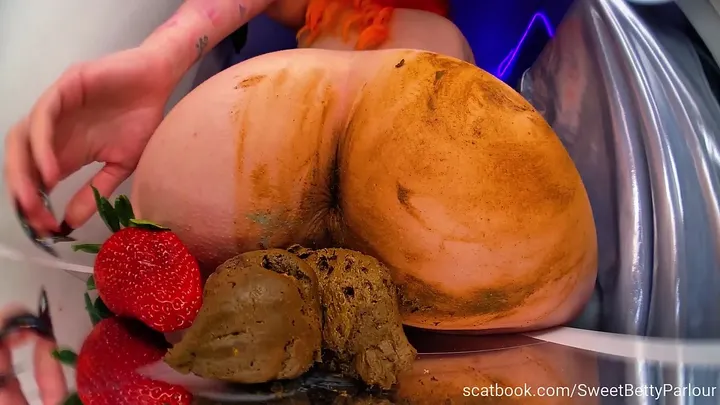 Sweet Betty Transforms Innocence into a Messy Amateur Scat Solo - scat porn video at Scat-Slaves.net