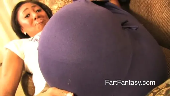 Evanni Solei Shakes Her voluptuous Ass and Rips Loud Farts - Fetish - scat porn video at Scat-Slaves.net