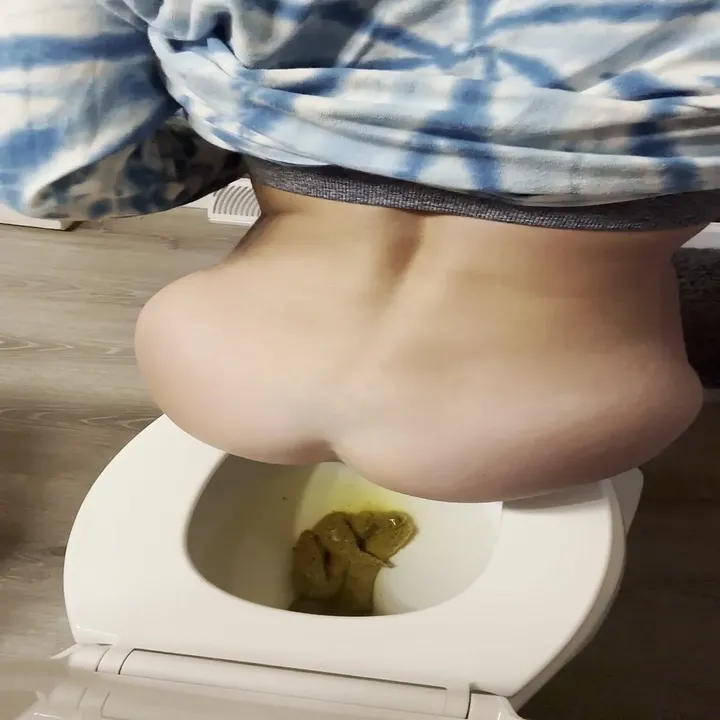 Kaviar and Pee: A Wet Messy Scat and Piss Combo for Grubby Fans - related scat video at Scat-Slaves