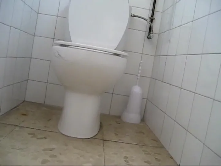 Quick Scat Drop: Anonymous Model Poops a Tidy Load on Camera - scat porn video at Scat-Slaves.net