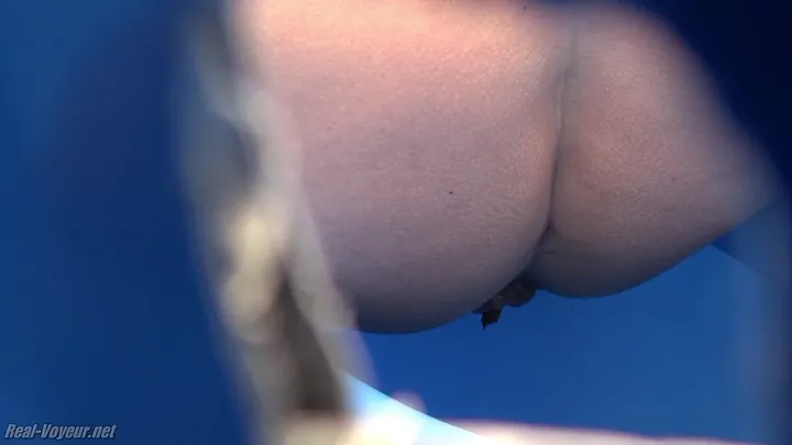 Close-Up Dirty Drop: Watch a Girl Empties Her Bowels in One Long - scat porn video at Scat-Slaves.net