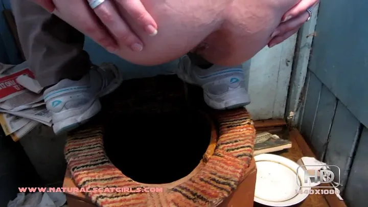 Soft Brown Kaviar Smear Turns Amateur Girl into a Mucky Mess - scat porn video at Scat-Slaves.net